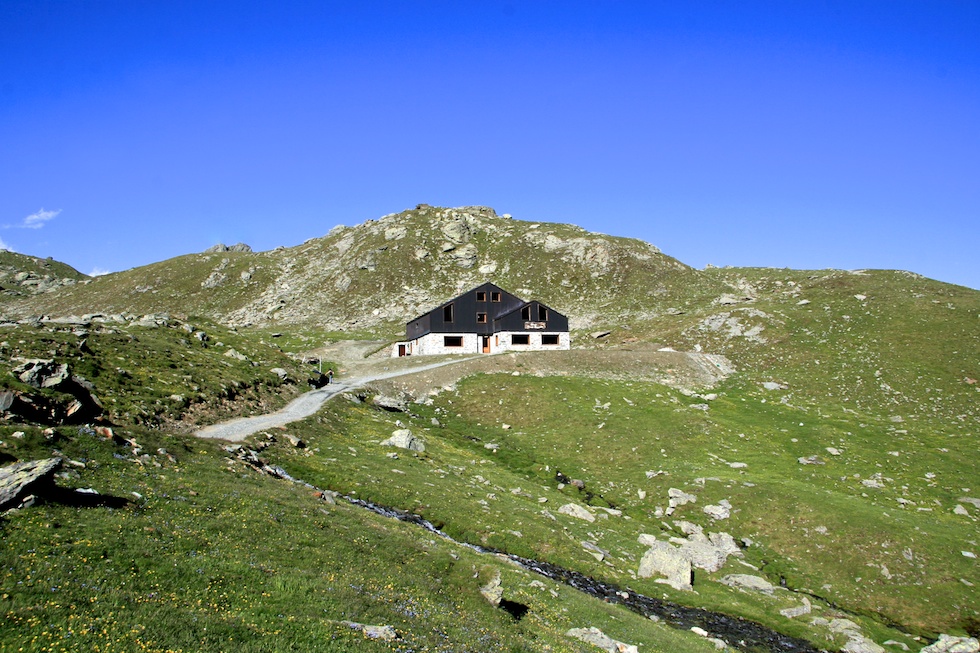 rifugio-grandtournalin-ayas01